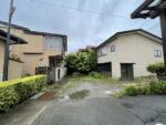 右：作業場・左：母屋